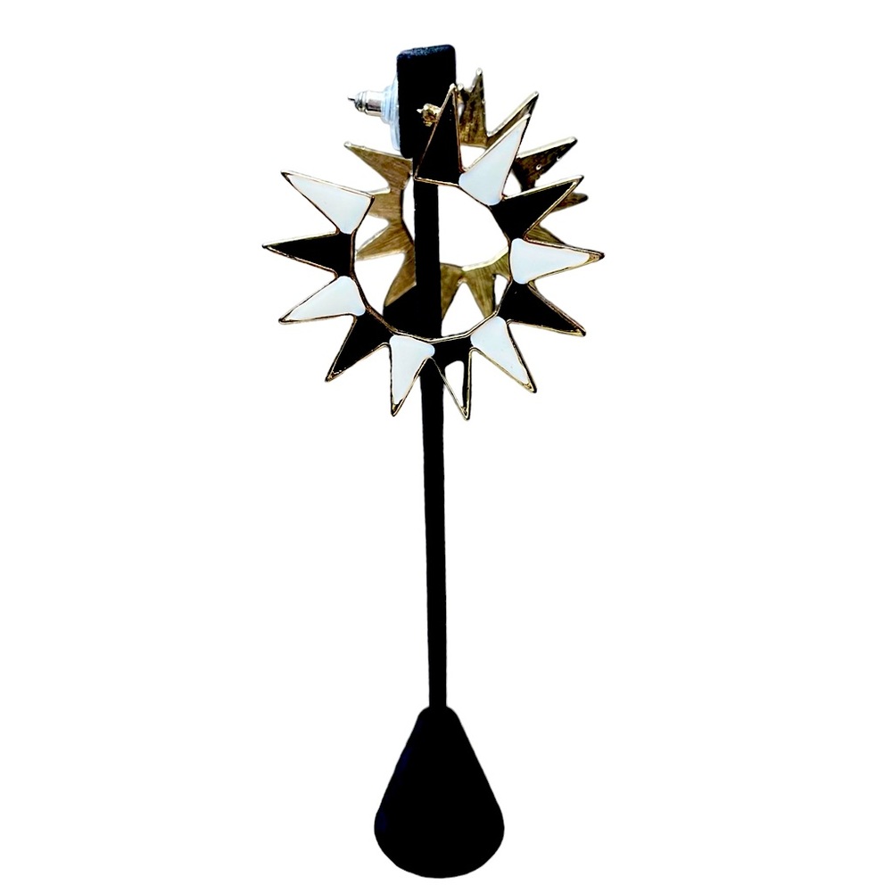 Edgy 🖤🤍 Metal Sun Earrings